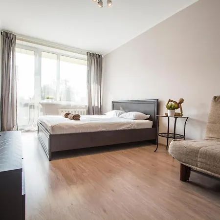 Apartment Nezavisimosti 72