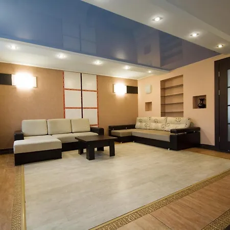 Nezavisimosti 72 Apartment *